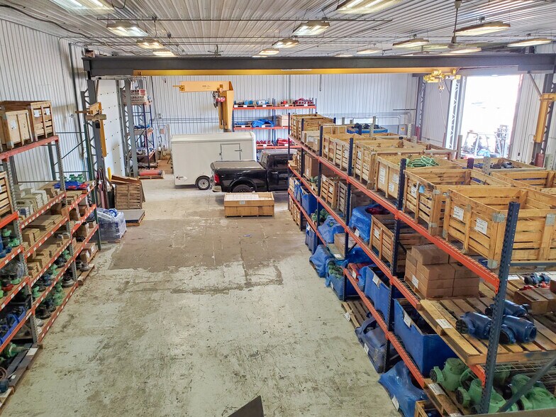 More Photos Of 5039 Petroleum Park Dr, Williston Warehouse For Lease