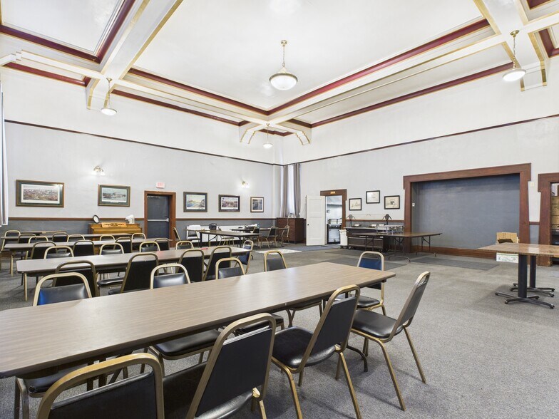 More Photos Of 619 Blondeau St, Keokuk Office For Sale