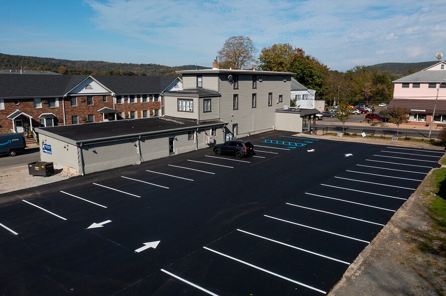 More Photos Of 276-278 Main St, Hackettstown Storefront Retail Office For Lease