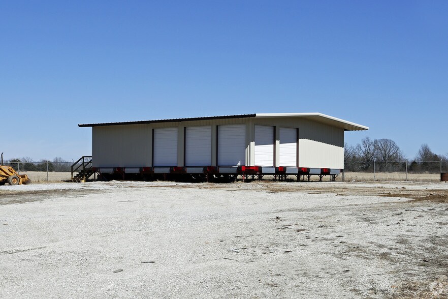 More Photos Of 140 Midwest Ln, Strafford Truck Terminal For Lease