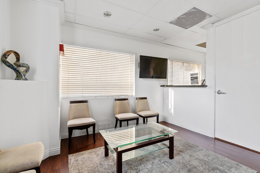 More Photos Of 250-256 S La Cienega Blvd, Beverly Hills Medical For Sale