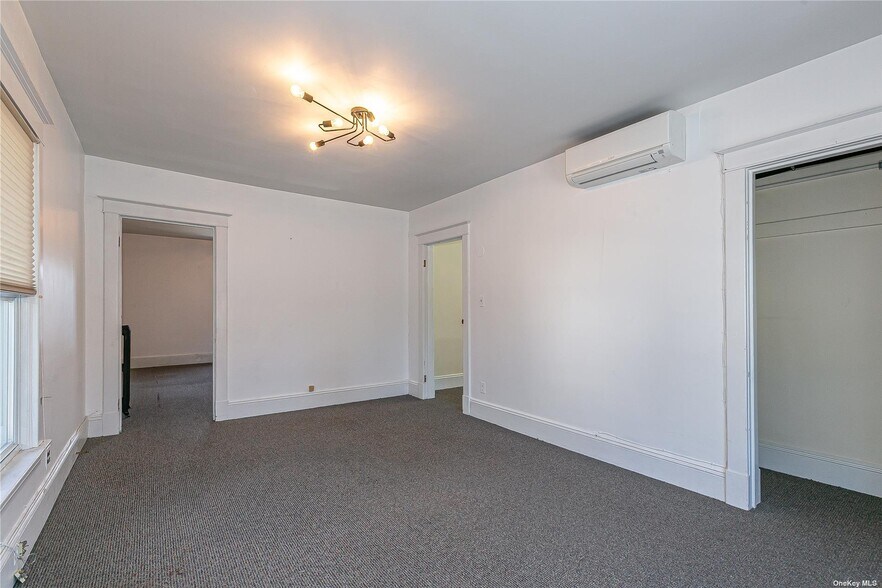 More Photos Of 330 Winthrop St, Westbury Office For Sale