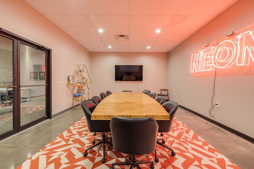 More Photos Of 1804 NW 16th St, Oklahoma City Office For Lease