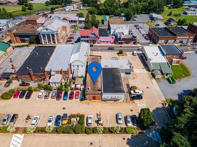 More Photos Of 30 E Main St, Luray Office For Sale