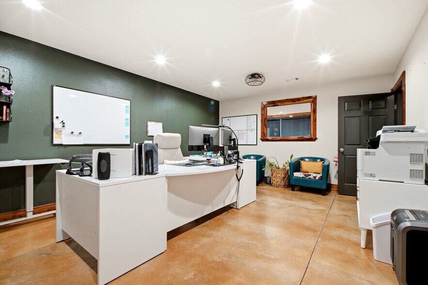 More Photos Of 55 Heritage Rd, Gordonville Office Residential For Sale