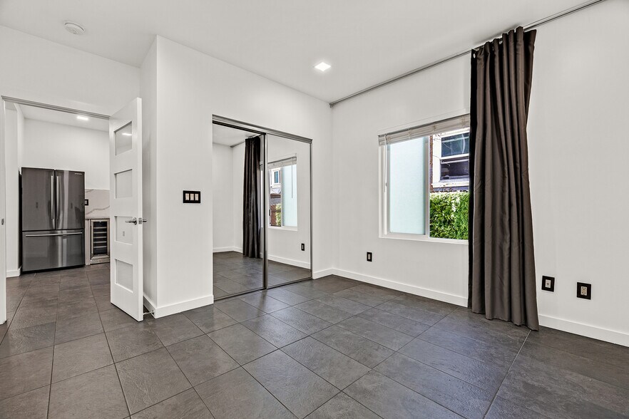 More Photos Of 2300-2306 Fruitvale Ave, Oakland Apartments For Sale