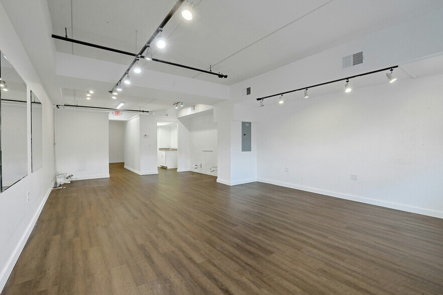 More Photos Of 74 Lafayette Ave, Suffern Storefront Retail Office For Lease