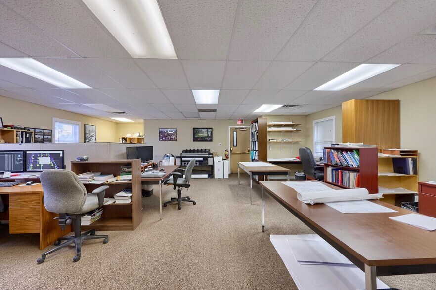 More Photos Of 1547 Oregon Pike, Lancaster Office For Sale
