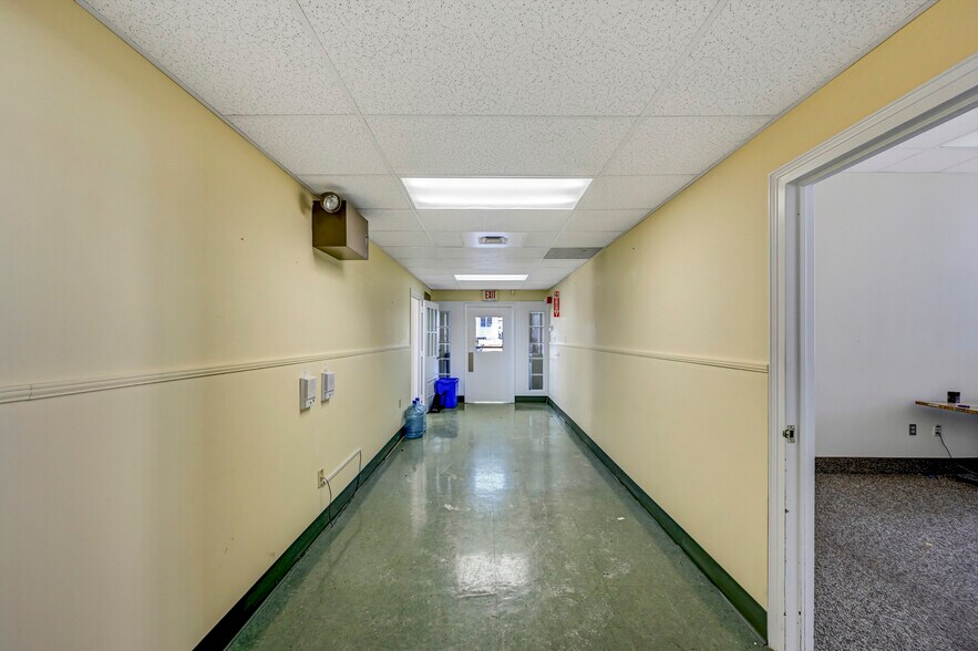 More Photos Of 301 Delaware Ave, Olyphant Office For Sale