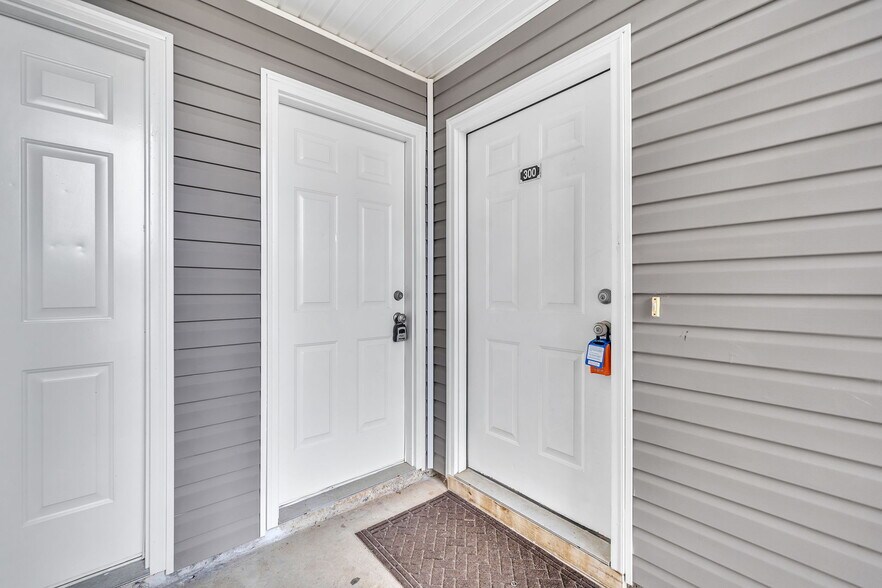 More Photos Of 300 Stonehaven Cir, Cartersville Apartments For Sale