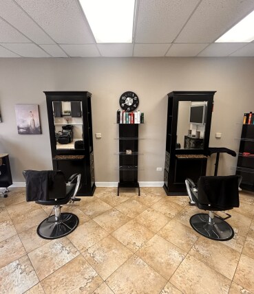 More Photos Of 820 E Terra Cotta Ave, Crystal Lake Office For Sale