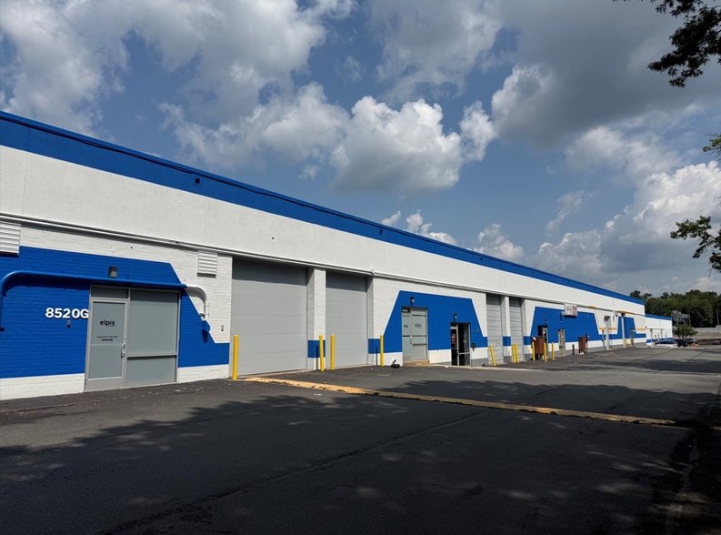 More Photos Of 8520-8528 Tyco Rd, Vienna Light Distribution For Lease