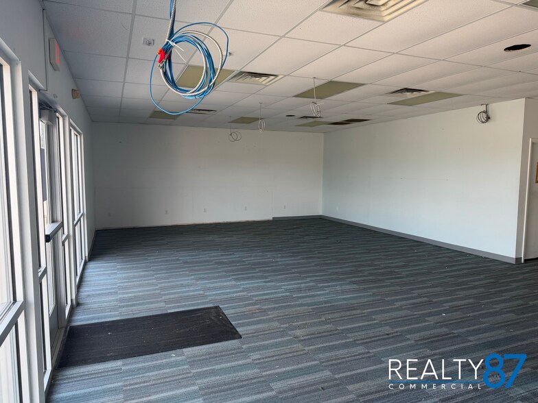 More Photos Of 3350 7th Ave, Marion Storefront Retail Office For Lease