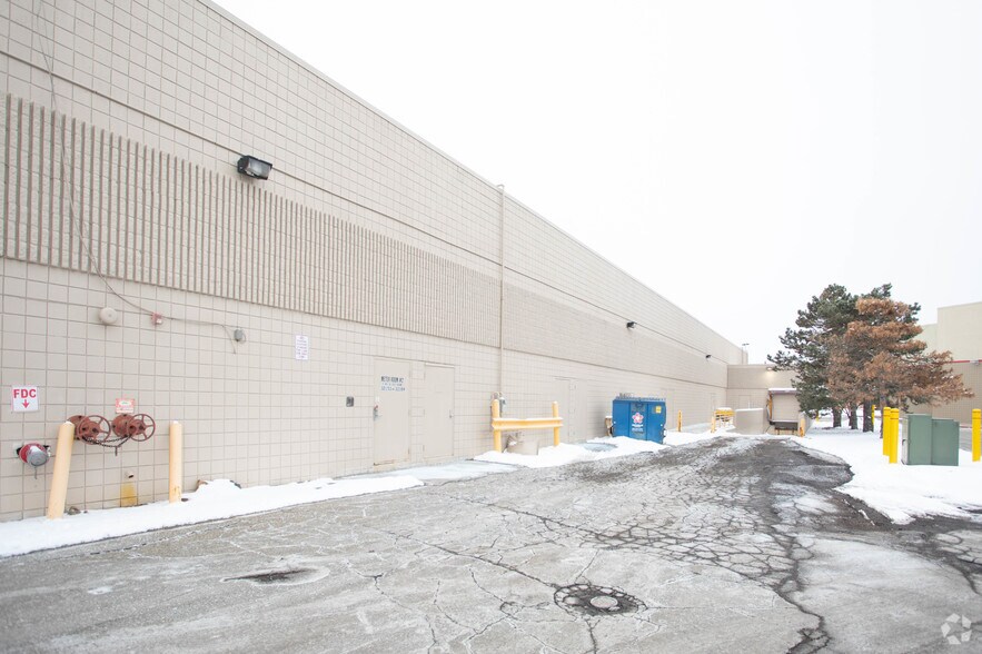 More Photos Of 32011-32399 John R Road, Madison Heights Unknown For Lease