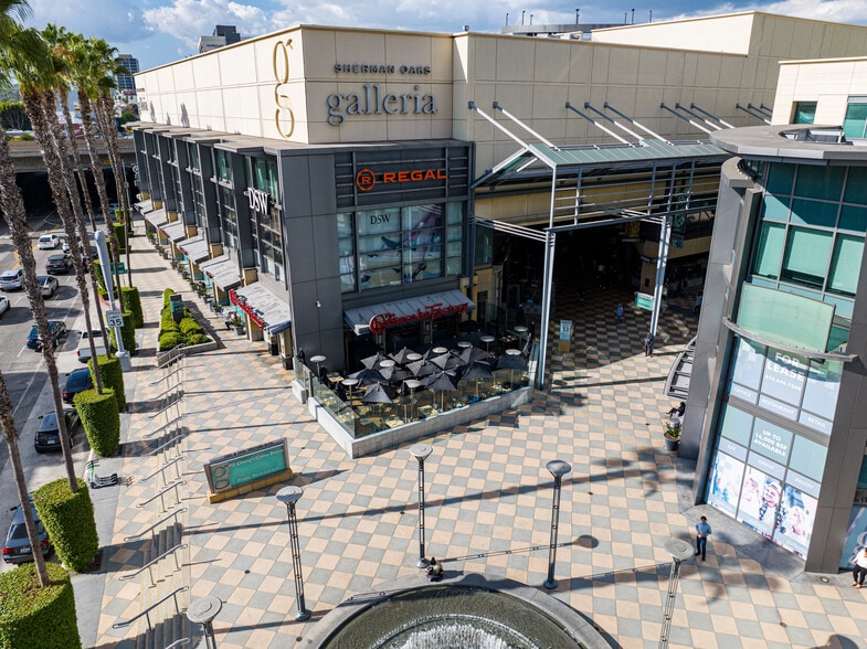 More Photos Of 15301 Ventura Blvd, Sherman Oaks Unknown For Lease