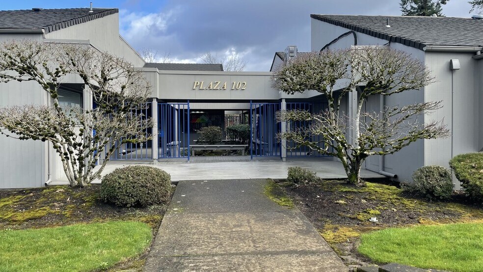 More Photos Of 940-948 NE 102nd Ave, Portland Medical For Sale