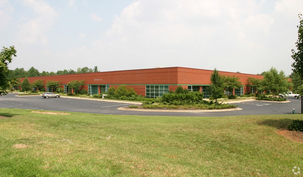 More Photos Of 8642 W Market St, Greensboro Unknown For Lease