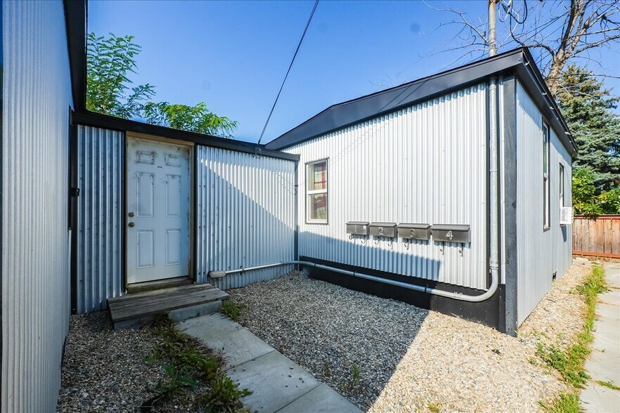 More Photos Of 1406 Fourth Av, Trail Apartments For Sale