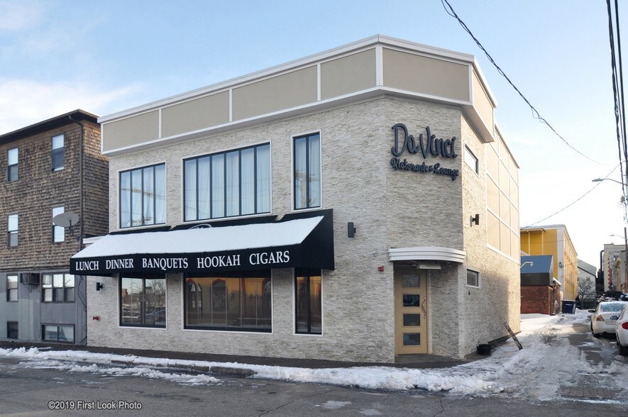 More Photos Of 146 Acorn St, Providence Freestanding For Sale