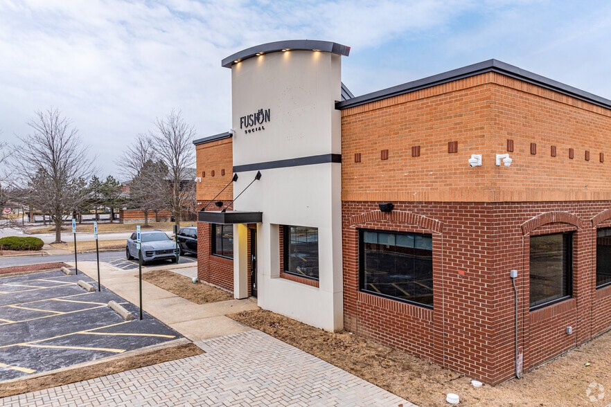 More Photos Of 4405 Winfield Rd, Warrenville Restaurant For Sale