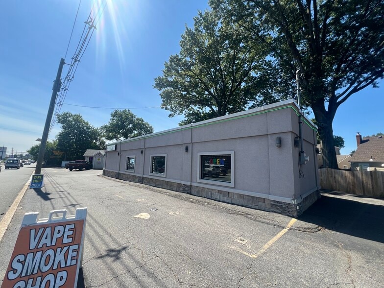 More Photos Of 223 Route 17, Rochelle Park Freestanding For Sale