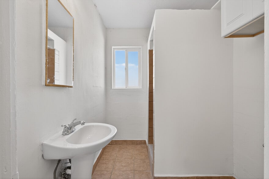 More Photos Of 66185 Acoma Ave, Desert Hot Springs Apartments For Sale