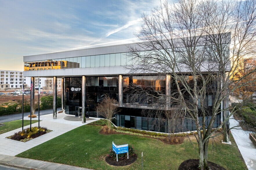 More Photos Of 1901 Roxborough Rd, Charlotte Office For Sale