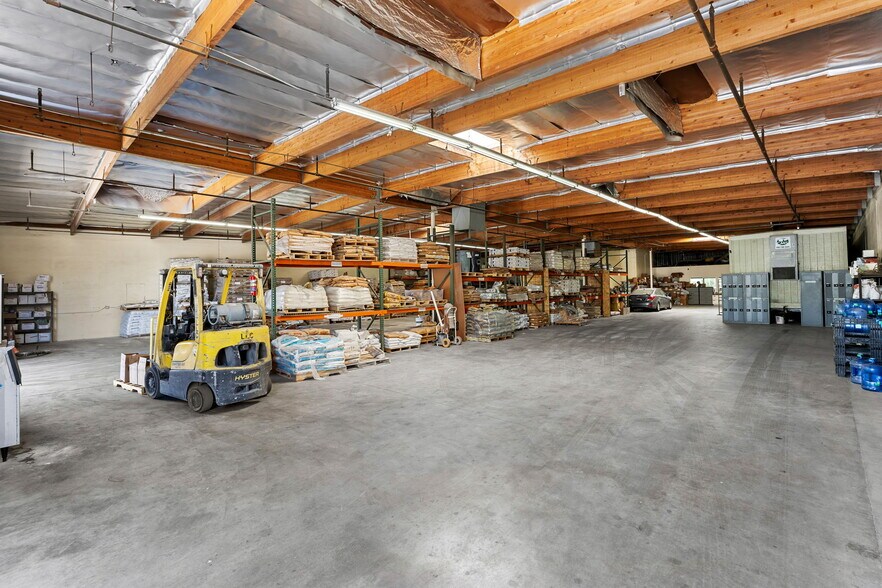 More Photos Of 77570 Enfield Ln, Palm Desert Warehouse For Sale