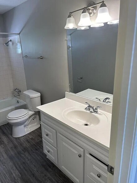 More Photos Of 8404 Sterling Ave, Raytown Apartments For Sale