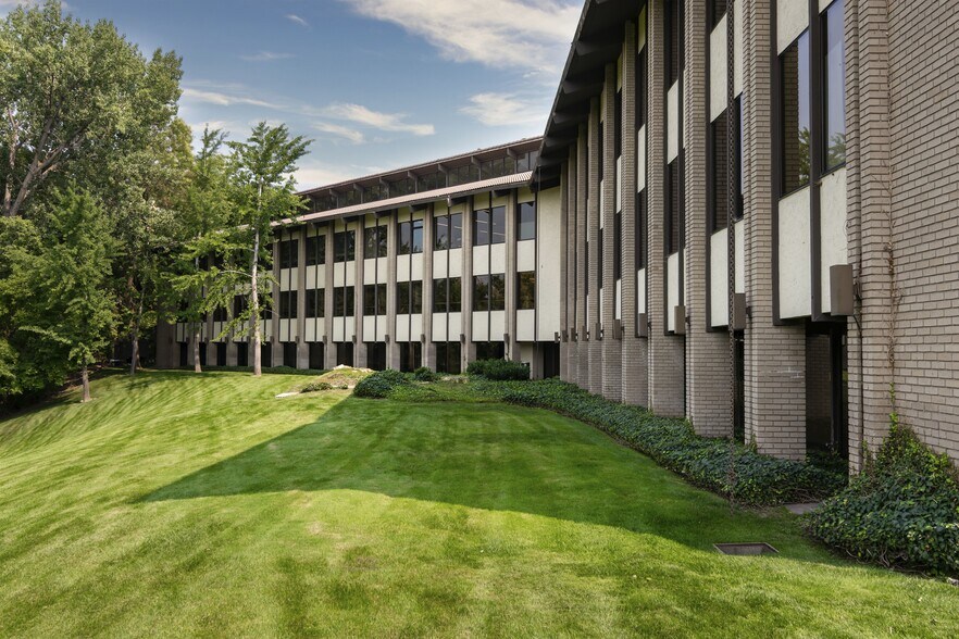 More Photos Of 4885 S 900 E, Salt Lake City Office For Sale