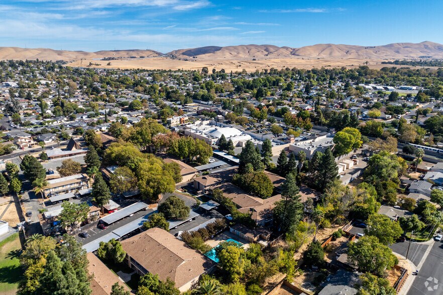 More Photos Of 2451 Olivera Rd, Concord Apartments For Sale