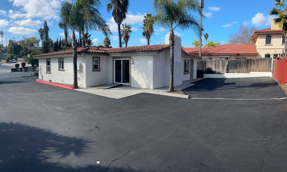 More Photos Of 524 Civic Center Dr, Vista Office For Lease
