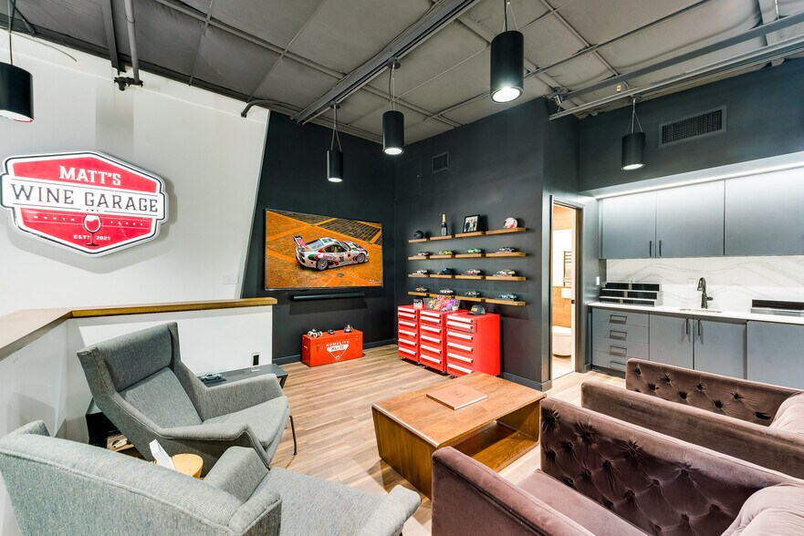 More Photos Of 6767 All Stars Ave, Frisco Self Storage For Sale