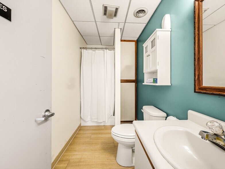 More Photos Of 6 Brooklet St, Asheville Medical For Sale