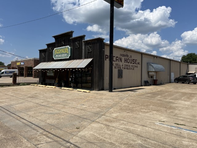 Primary Photo Of 102 Academy Drive, Indianola Storefront Retail Office For Sale