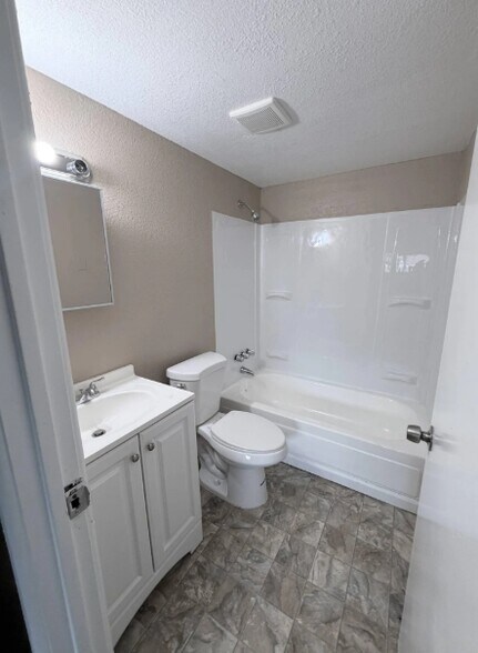 More Photos Of 9639-9640 Diamond Dr, Saint Louis Apartments For Sale