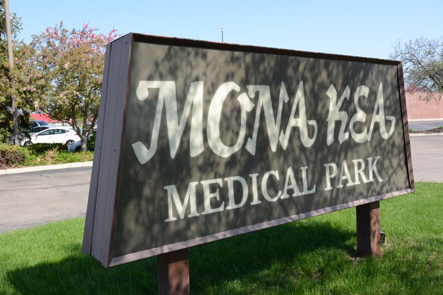 More Photos Of 511-515 Thornhill Dr, Carol Stream Medical For Sale