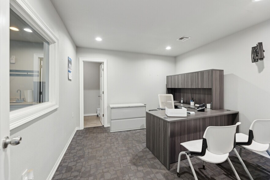 More Photos Of 4151 N Wood Dr, Okmulgee Service For Sale