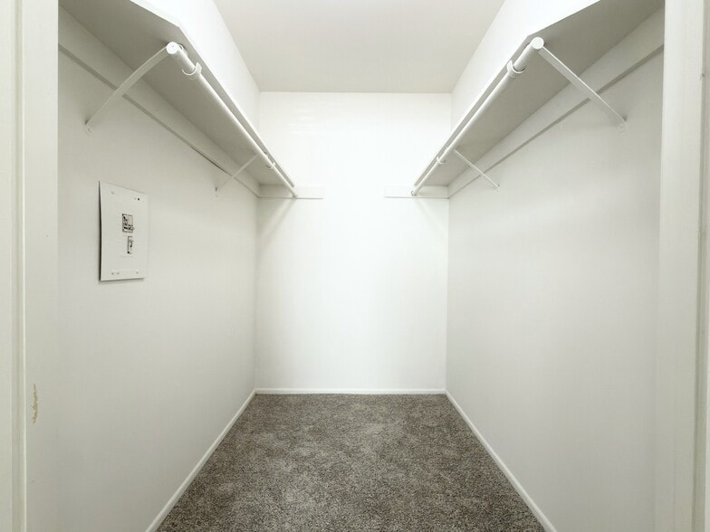 More Photos Of 267 Alestar St, Vista Apartments For Sale