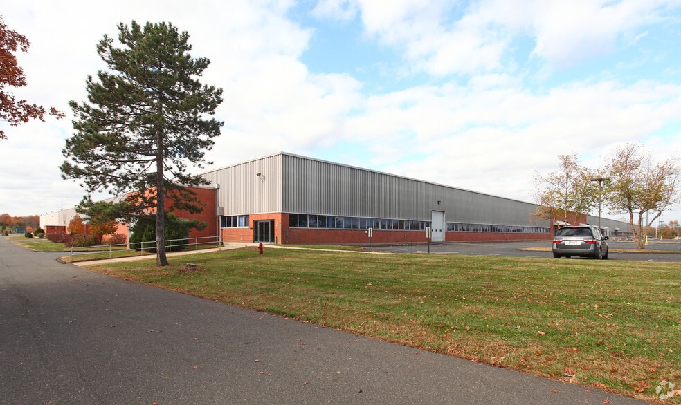 More Photos Of 475 Willard Ave, Newington Warehouse For Lease