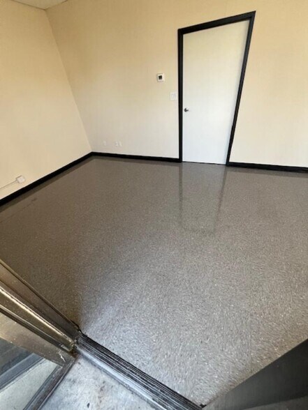More Photos Of 1436 Ayala Dr, Rialto Service For Lease
