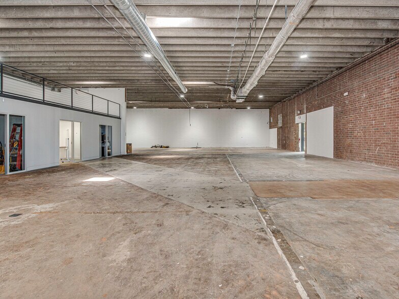 More Photos Of 227 Southside Dr, Charlotte Office For Lease