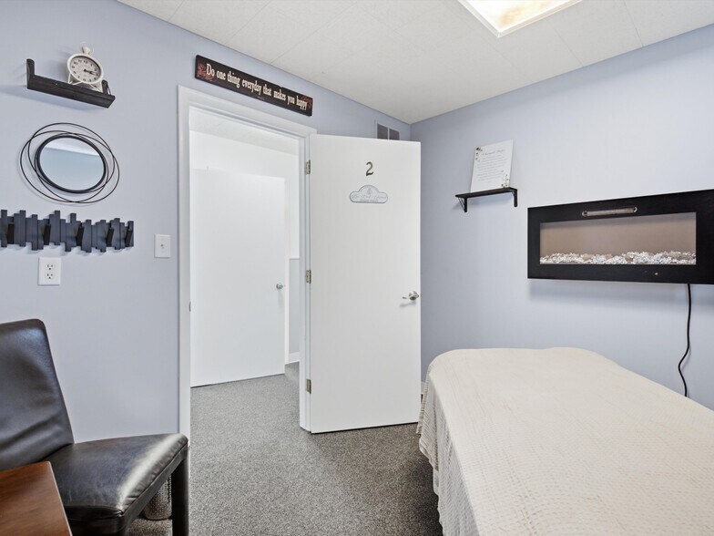 More Photos Of 35000-35008 Division Rd, Richmond Medical For Sale