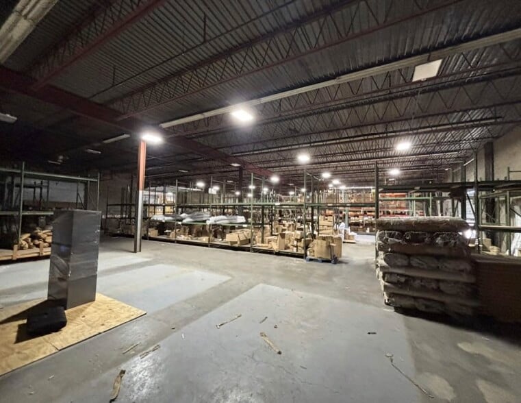 More Photos Of 1064 Babylon Farmingdale Rd, Lindenhurst Warehouse For Lease