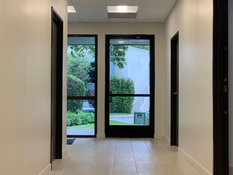 More Photos Of 107 Scripps Dr, Sacramento Medical For Lease