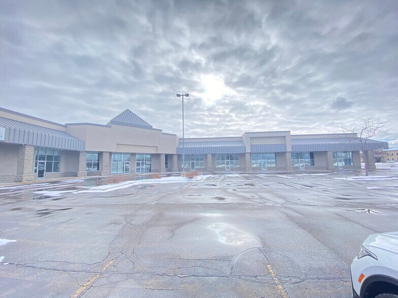 More Photos Of 3377 Packerland Dr, De Pere Unknown For Lease