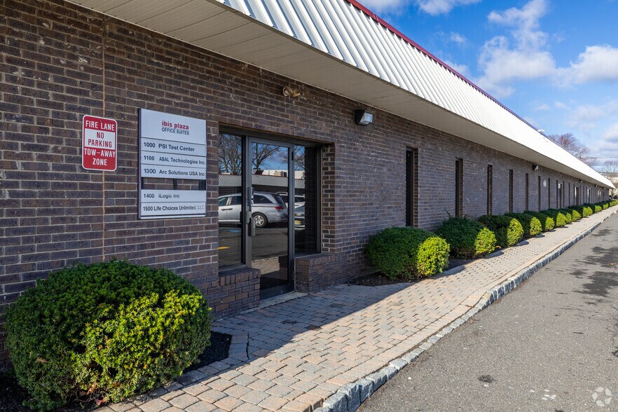 More Photos Of 3525 Quakerbridge Rd, Hamilton Office For Sale