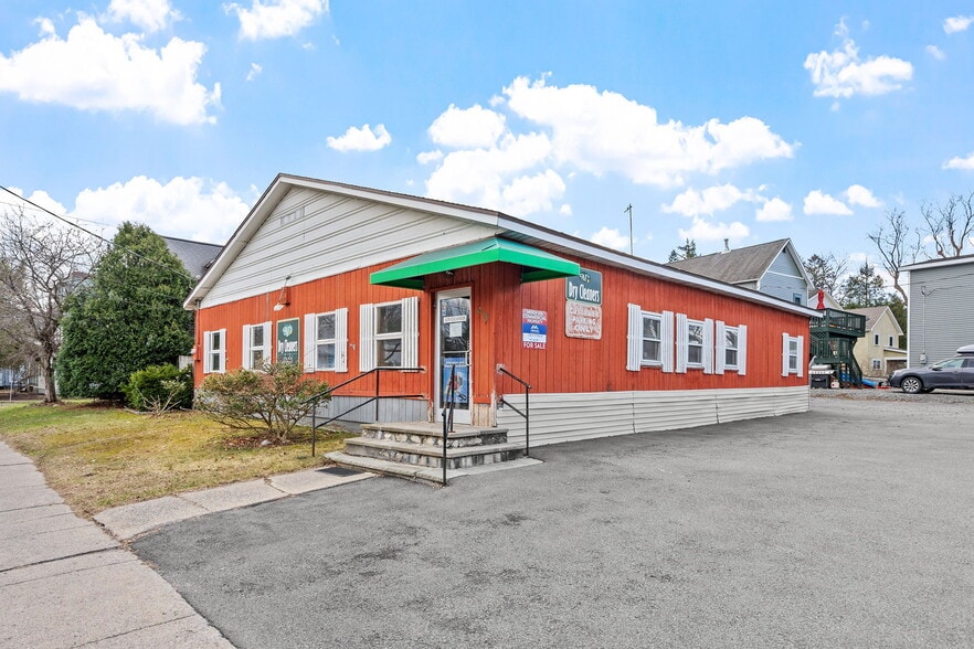 Primary Photo Of 48 Lincoln Ave, Saratoga Springs Freestanding For Sale