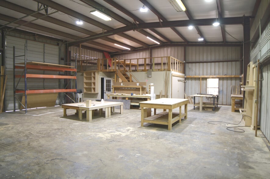 More Photos Of 9310 Converse Business Ln, Converse Warehouse For Lease