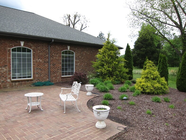 More Photos Of 7261 Burlington Rd, Whitsett Office For Sale